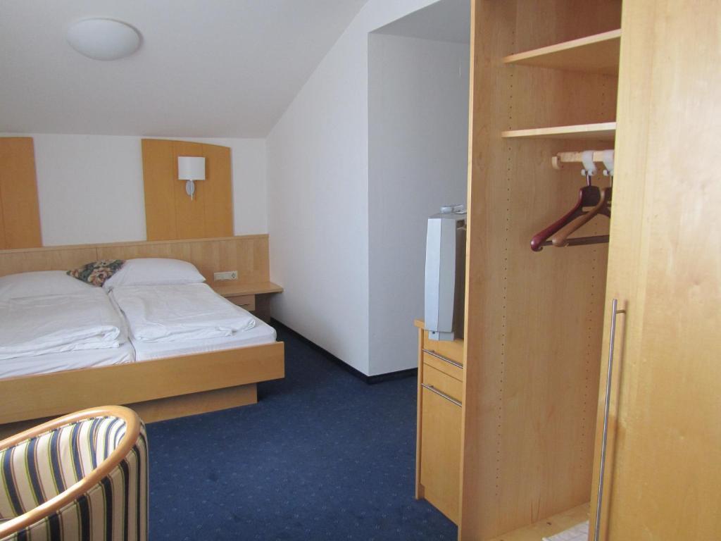Gastwirtschaft & Hotel Holzinger Möllersdorf Pokoj fotografie